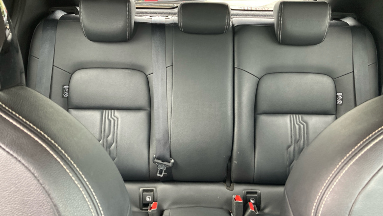 Nissan Juke 1.0 DiG-T 114 Tekna 5dr Petrol Hatchback